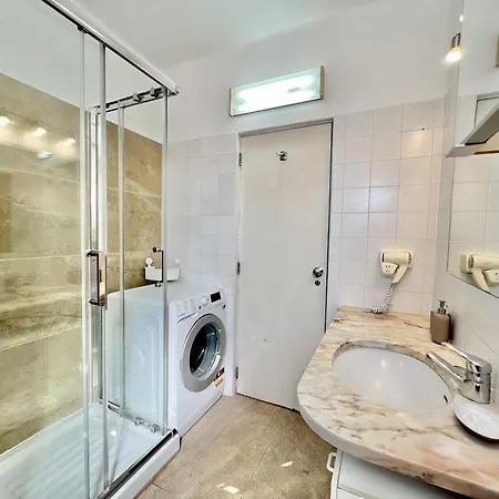 Daire Skylight 2 With Pool By Homing